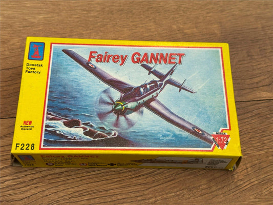 Donetsk Toy Factory Model Kit F228 - 1:72 Fairey Gannet - Rare Product