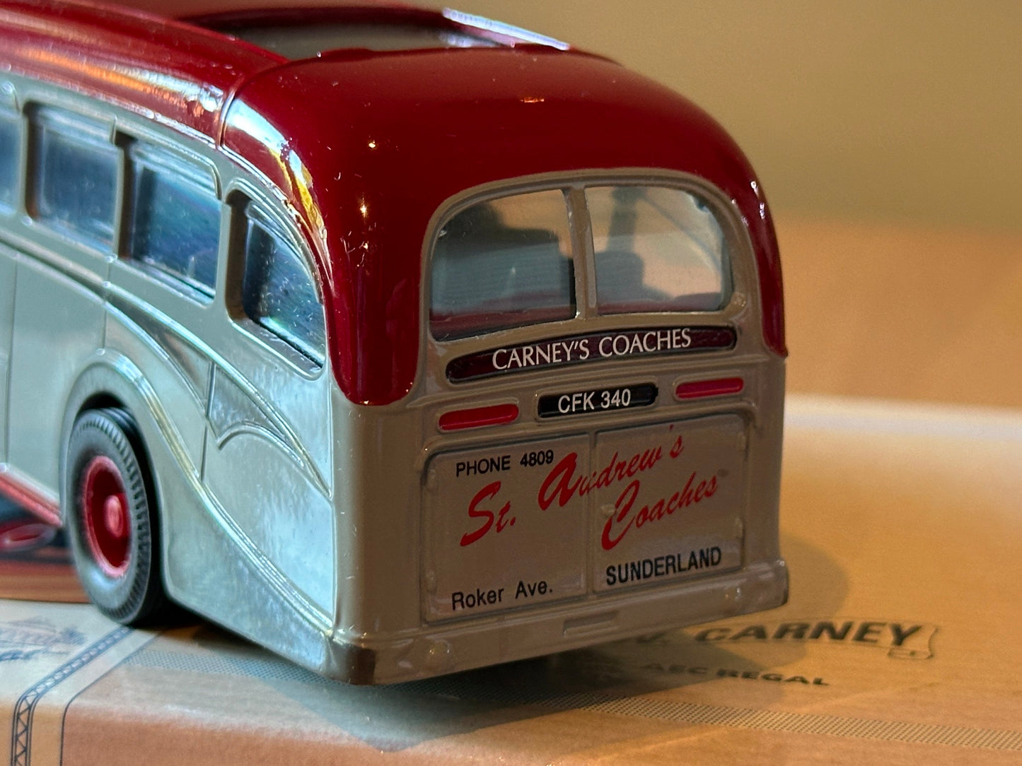 Corgi 97193 - 1:50 AEC Regal Bus - R.W Carney
