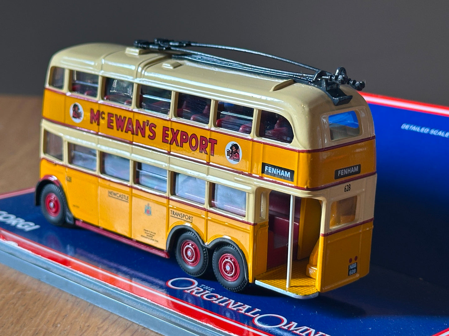 Corgi Original Omnbus 43705 - 1:76 BUT 9641T Trolleybus