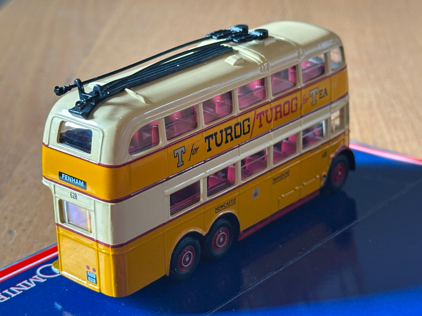 Corgi Original Omnbus 43705 - 1:76 BUT 9641T Trolleybus