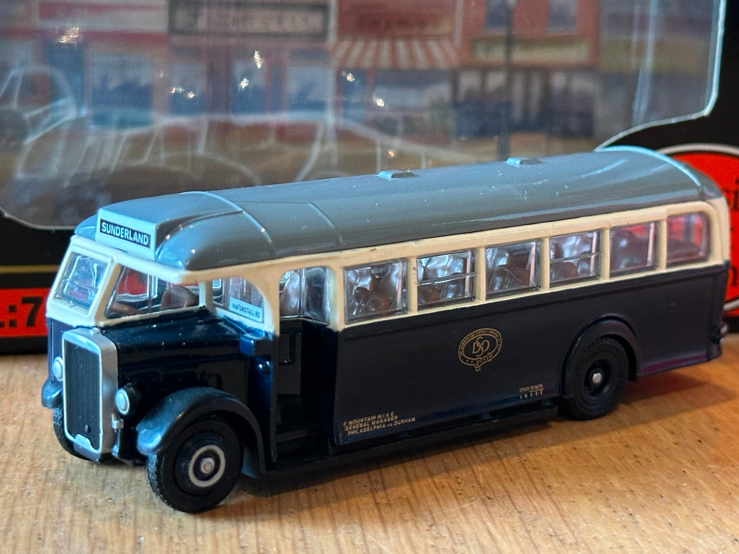 EFE 18302 - 1:76 Leyland TS8 Tiger Type A Sunderland District Diecast Model Bus