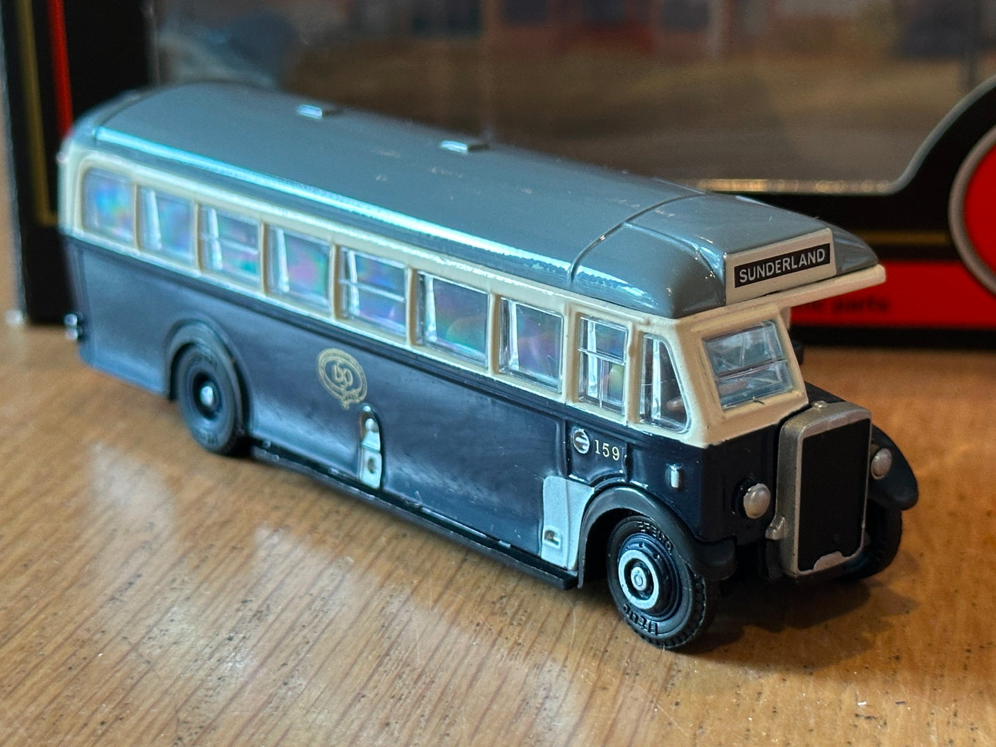 EFE 18302 - 1:76 Leyland TS8 Tiger Type A Sunderland District Diecast Model Bus