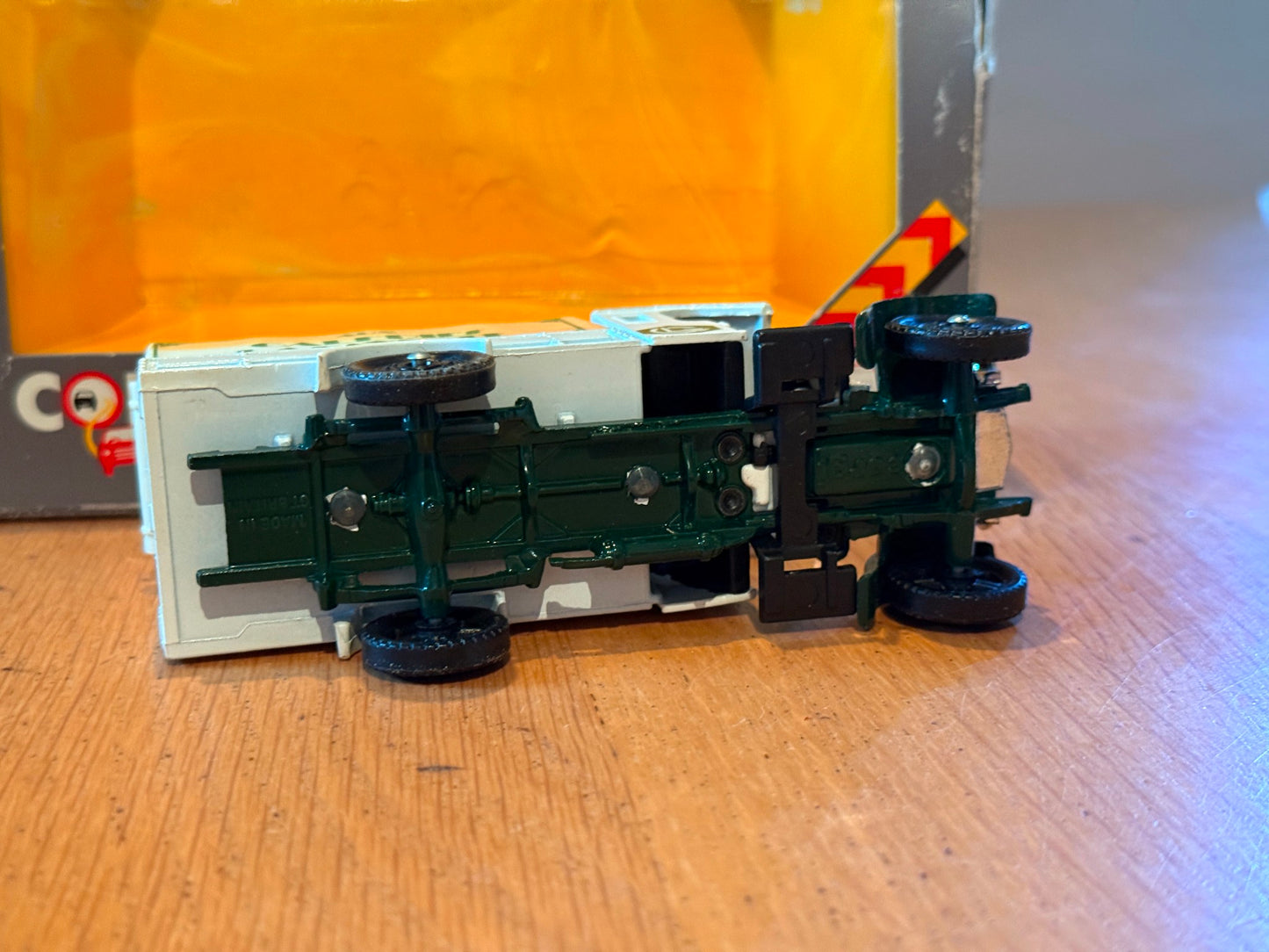 Corgi Classics 97100: 1:50 1926 Renault Van