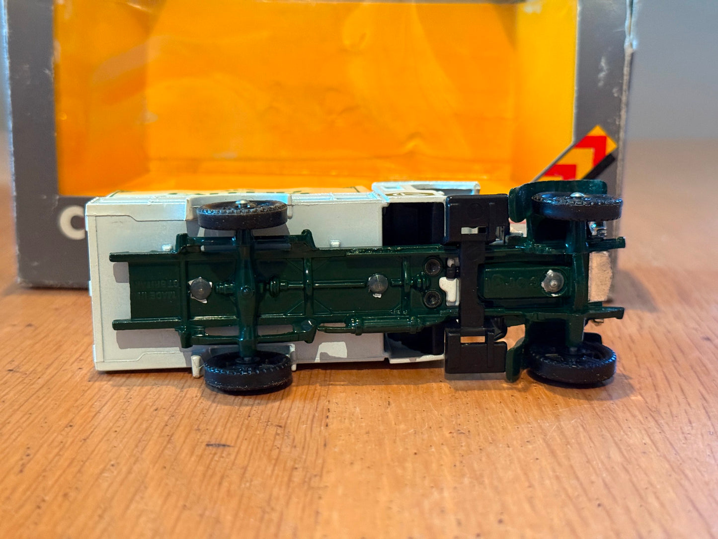 Corgi Classics 97100: 1:50 1926 Renault Van