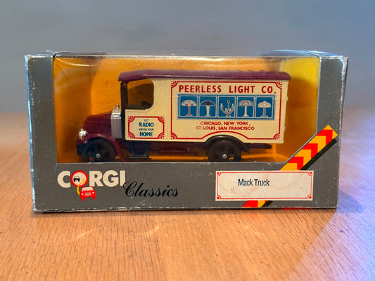 Corgi Classics 97100: 1:50 Mack Truck - Peerless Light Co,