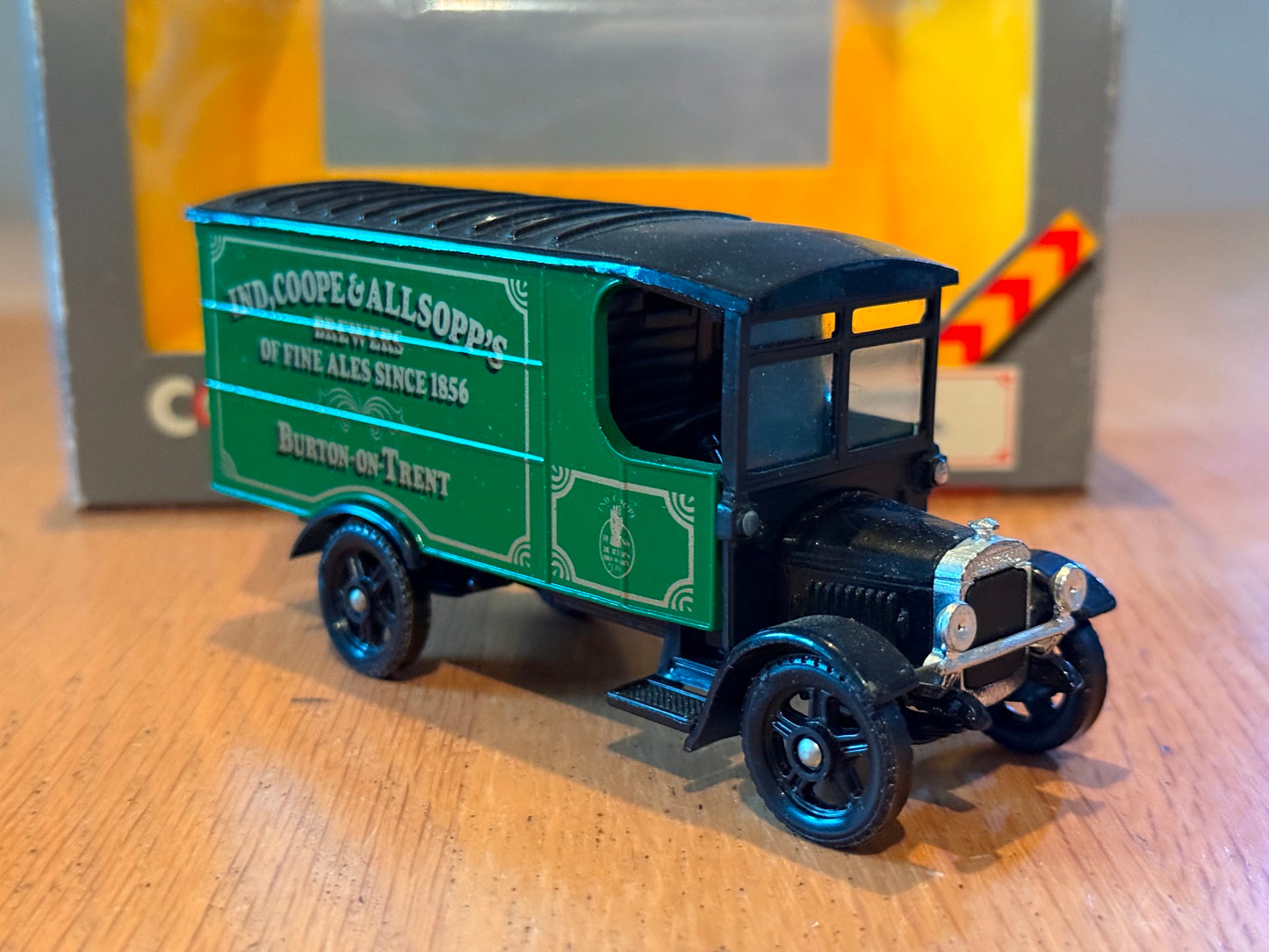 Corgi Classics 97100: 1:50 Ind Coope Thornycroft Van