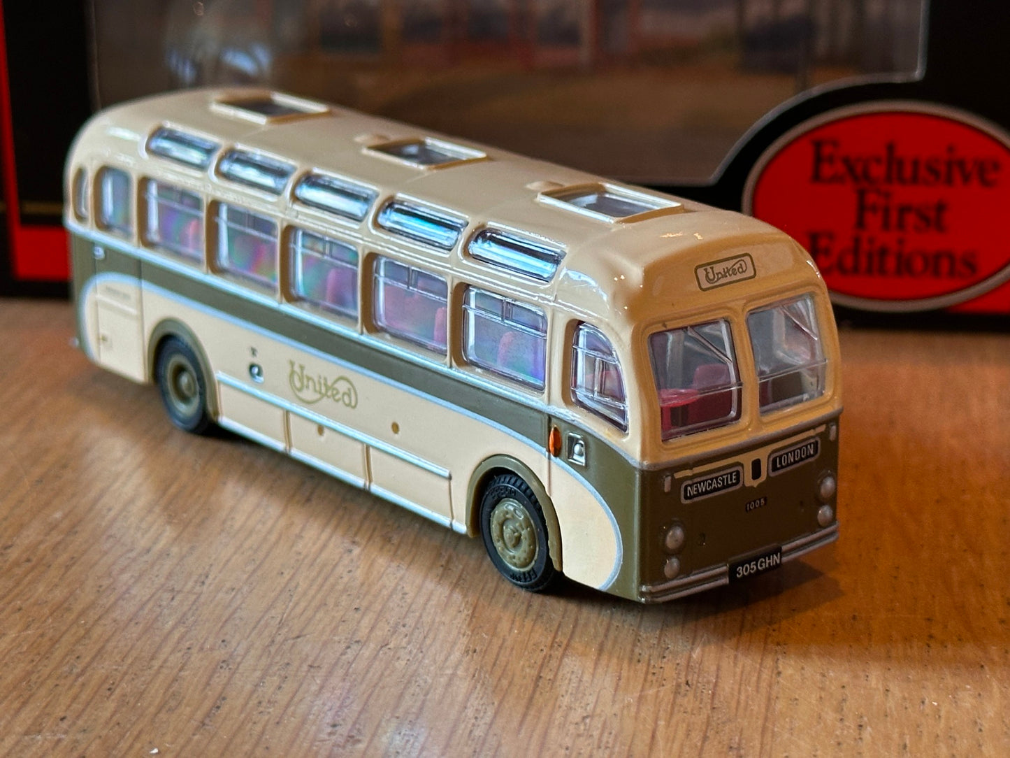 EFE 16209 - 1:76 OO Gauge Bristol MW/ECW - United A.S. Livery.