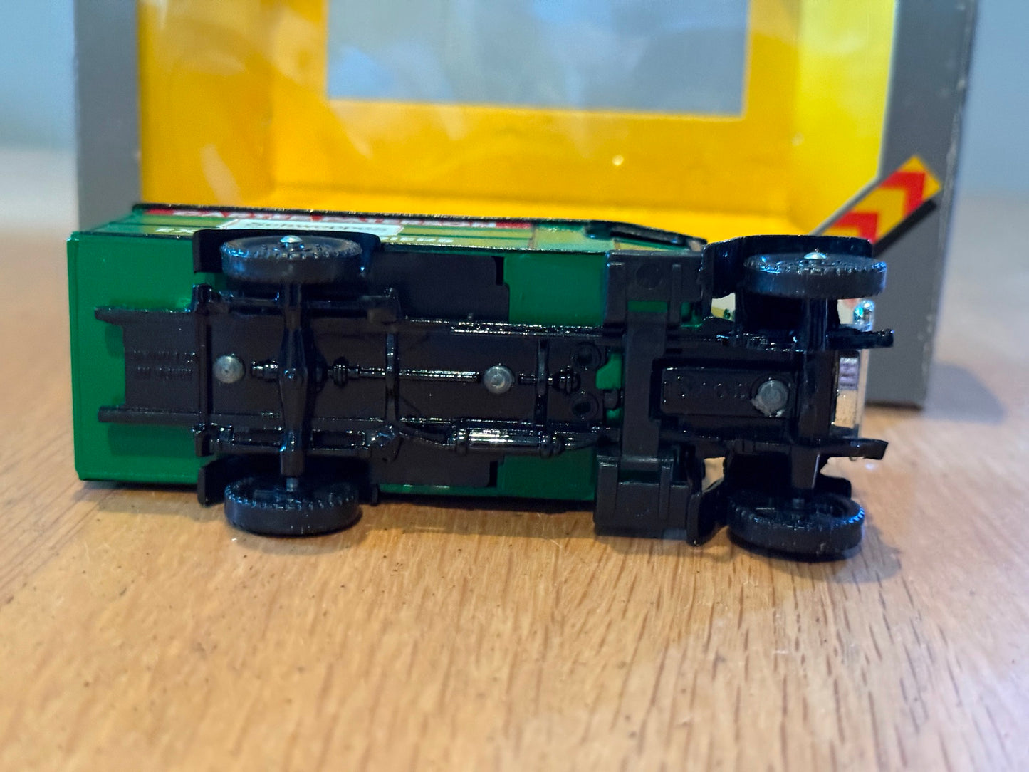 Corgi Classics C842: 1:50 1929 Thornycroft Van - Carter Paterson