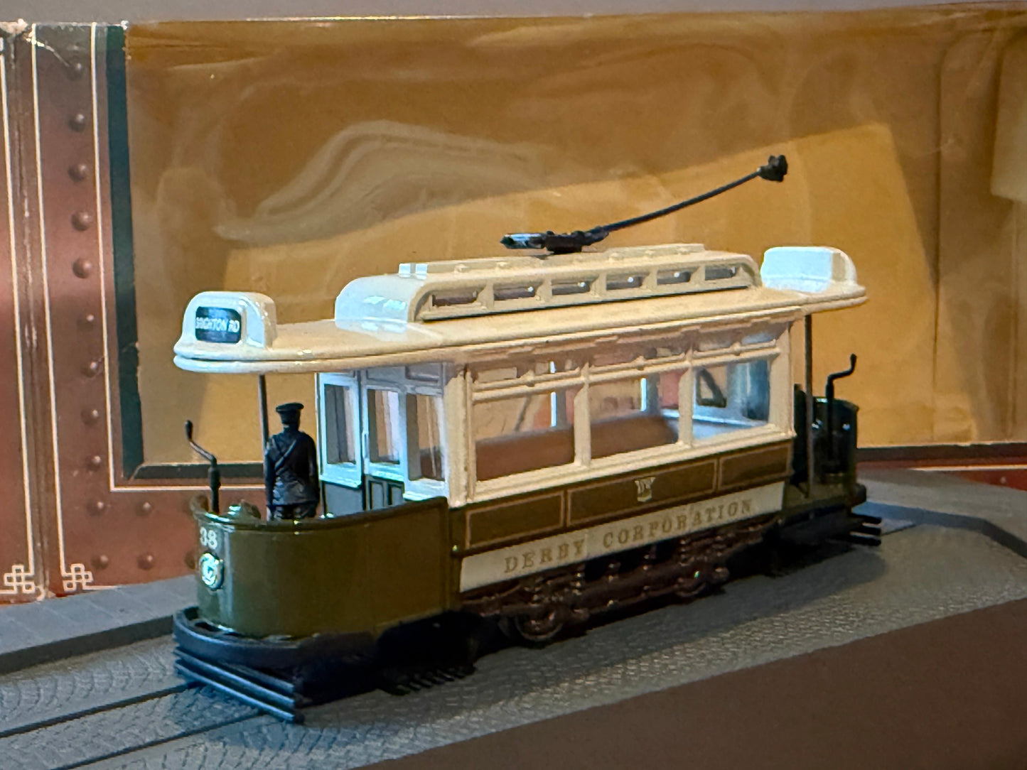 Corgi Tramlines OO Gauge 1:76 C990/3 Derby Corporation Tram