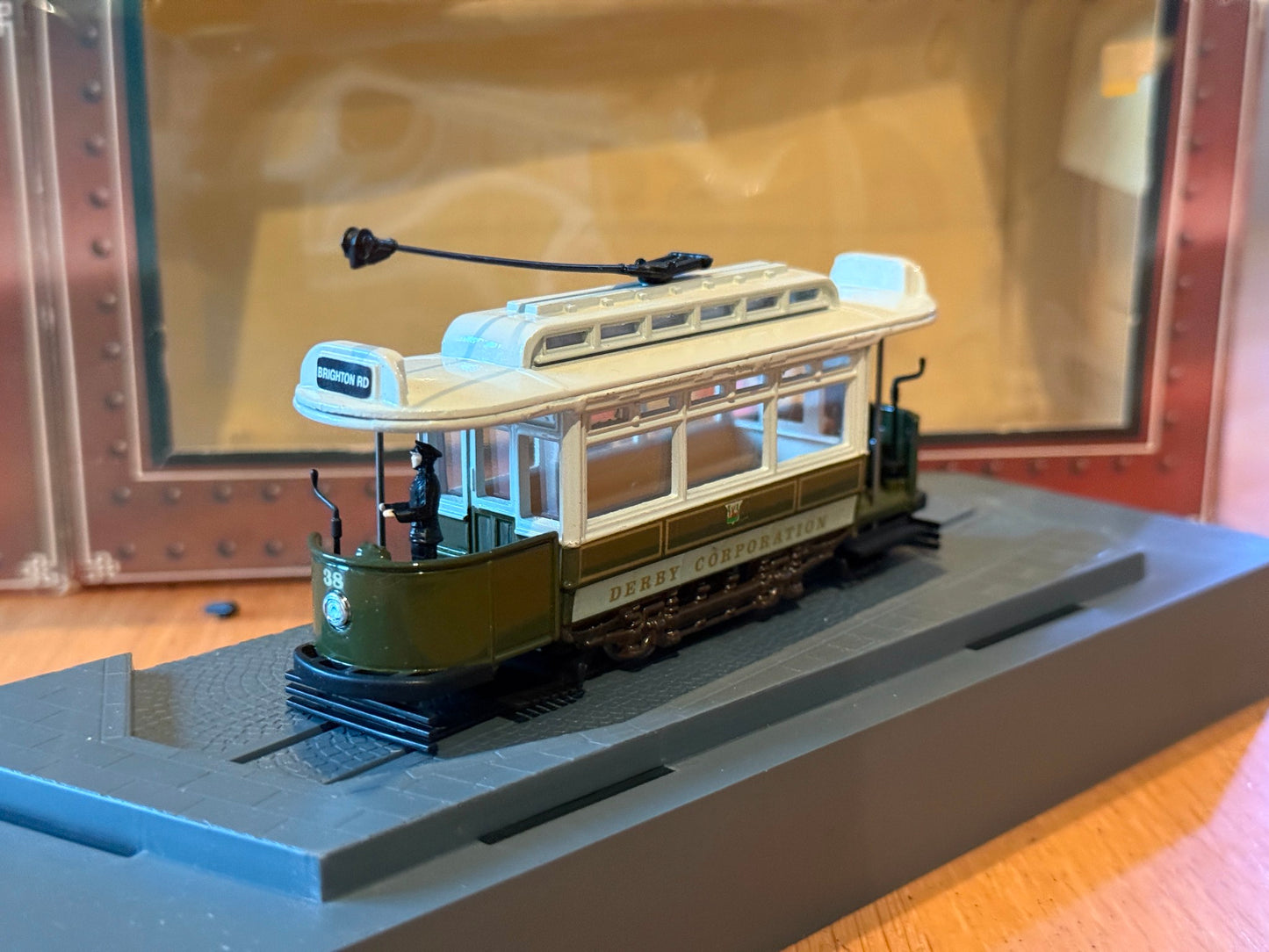 Corgi Tramlines OO Gauge 1:76 C990/3 Derby Corporation Tram