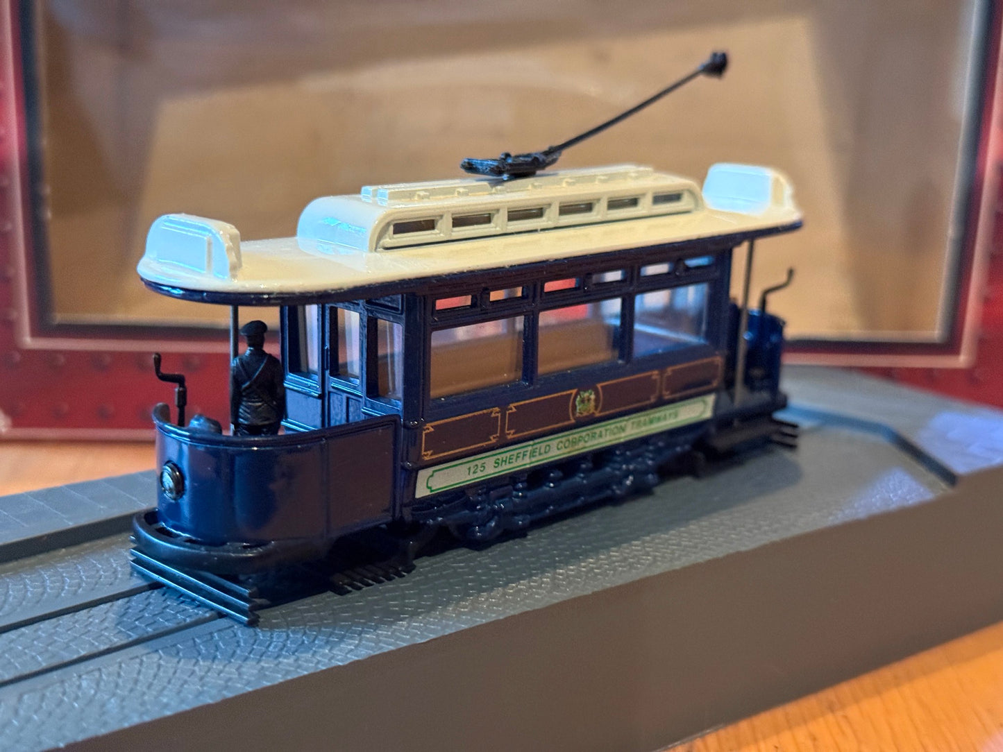 Corgi Tramlines OO Gauge 1:76 C990/2 Sheffield Corporation Tram