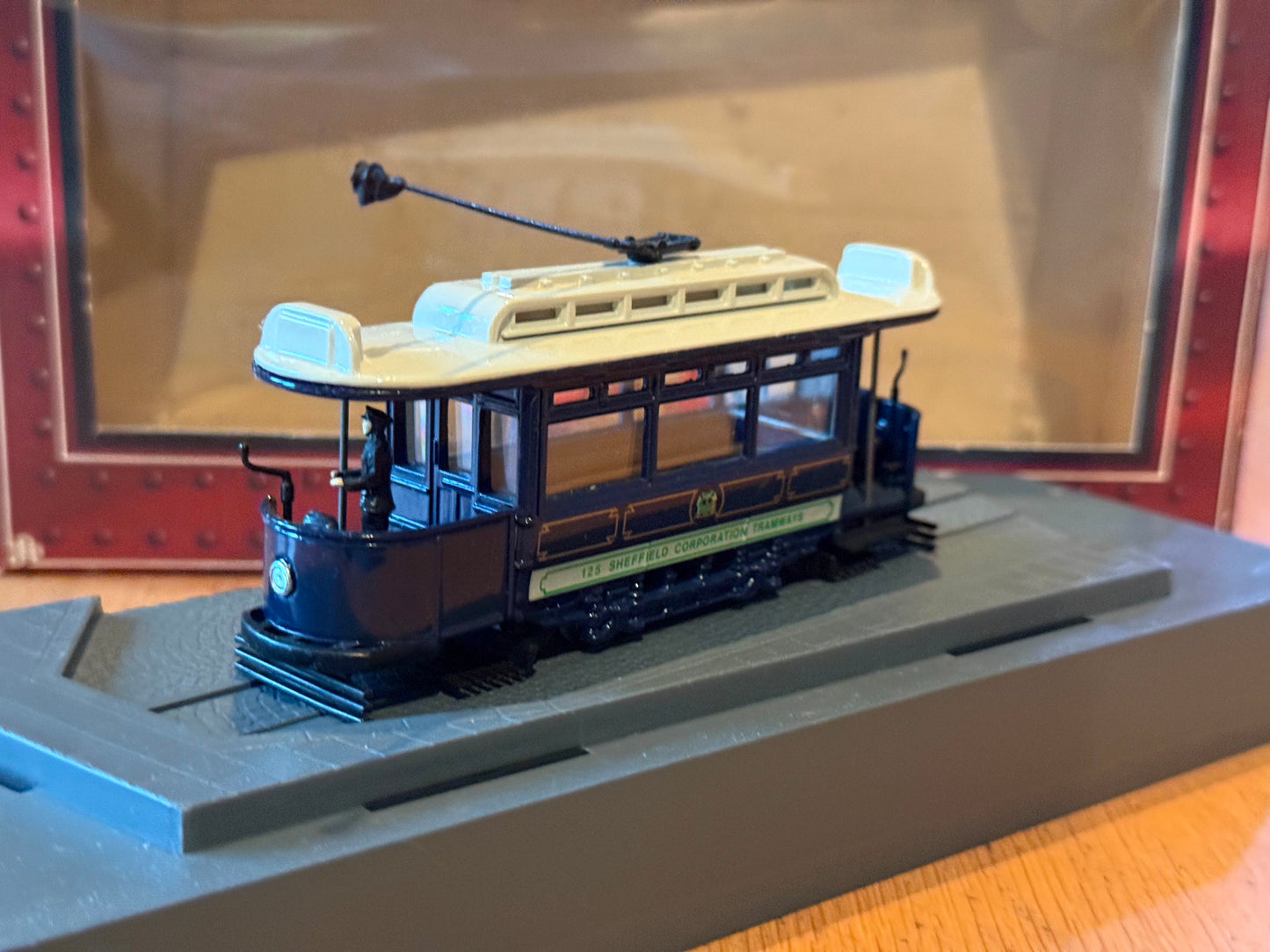 Corgi Tramlines OO Gauge 1:76 C990/2 Sheffield Corporation Tram