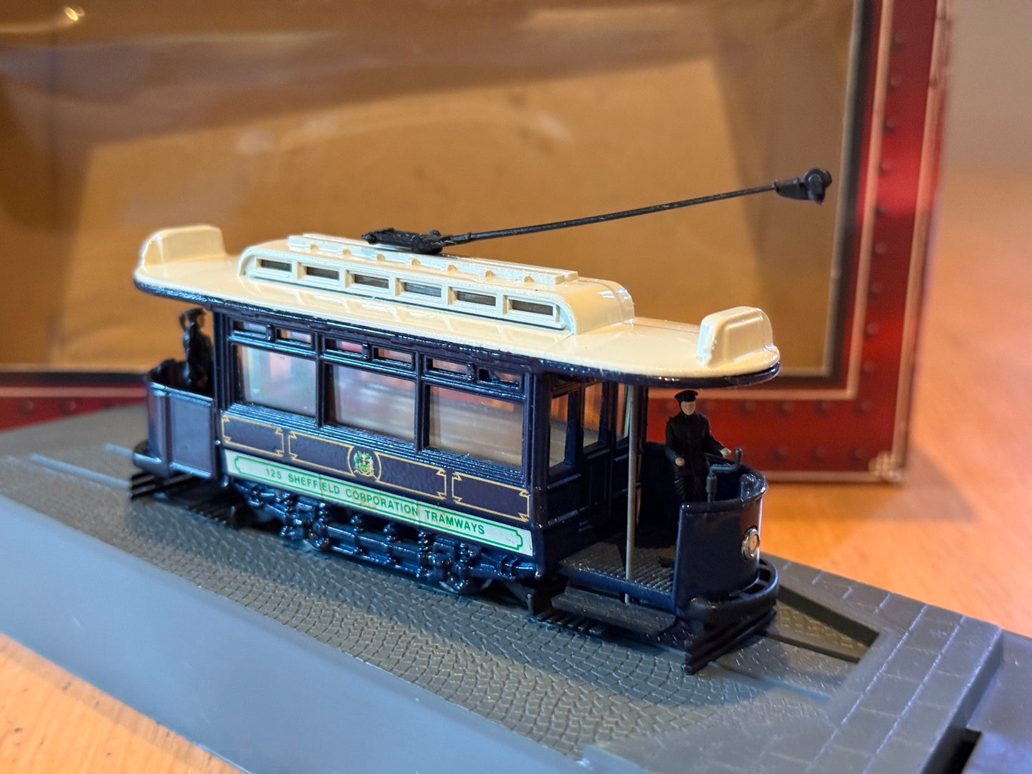 Corgi Tramlines OO Gauge 1:76 C990/2 Sheffield Corporation Tram