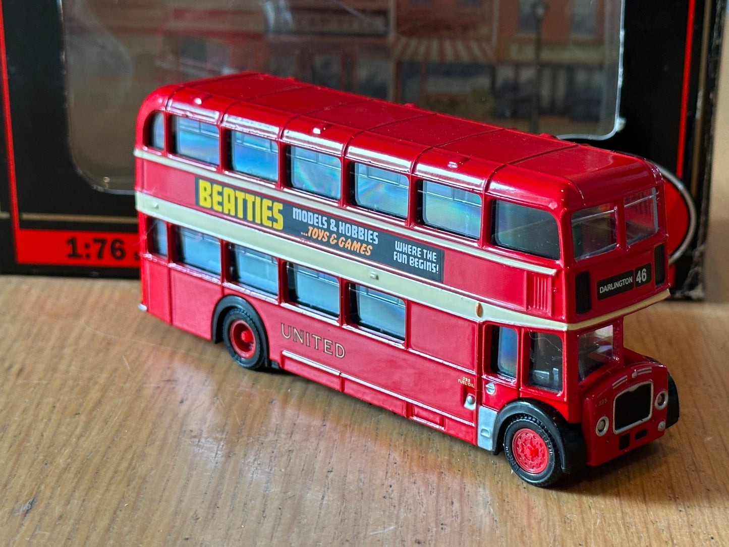 EFE 14102 - 1:76 OO Gauge United (Darlington) Bristol FLF Lodekka