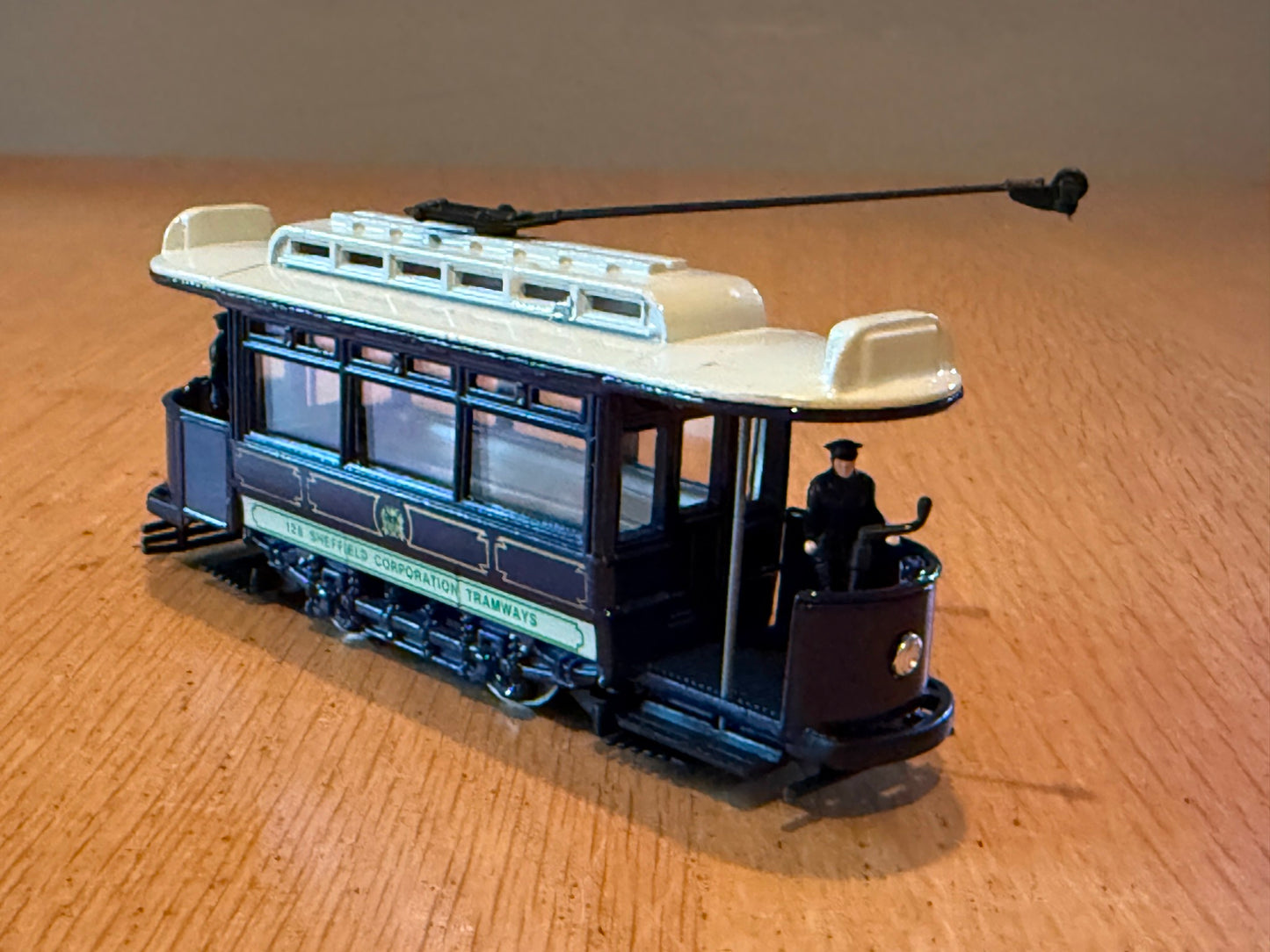 Corgi Tramlines OO Gauge 1:76  C990/2 Sheffield Corporation Tramways Single Deck