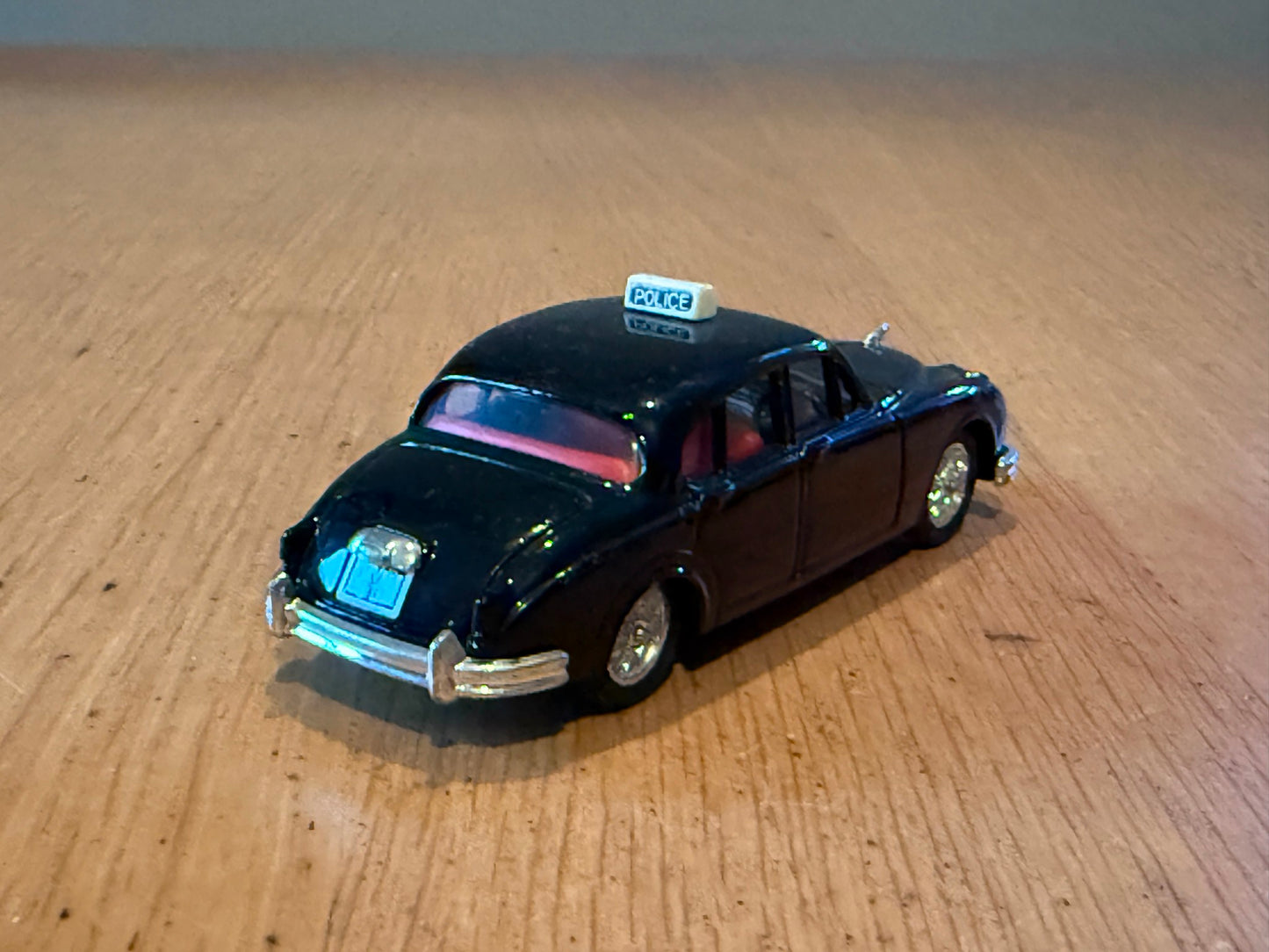 Corgi Diecast -1:43 Jaguar Mk II Diecast Police Car