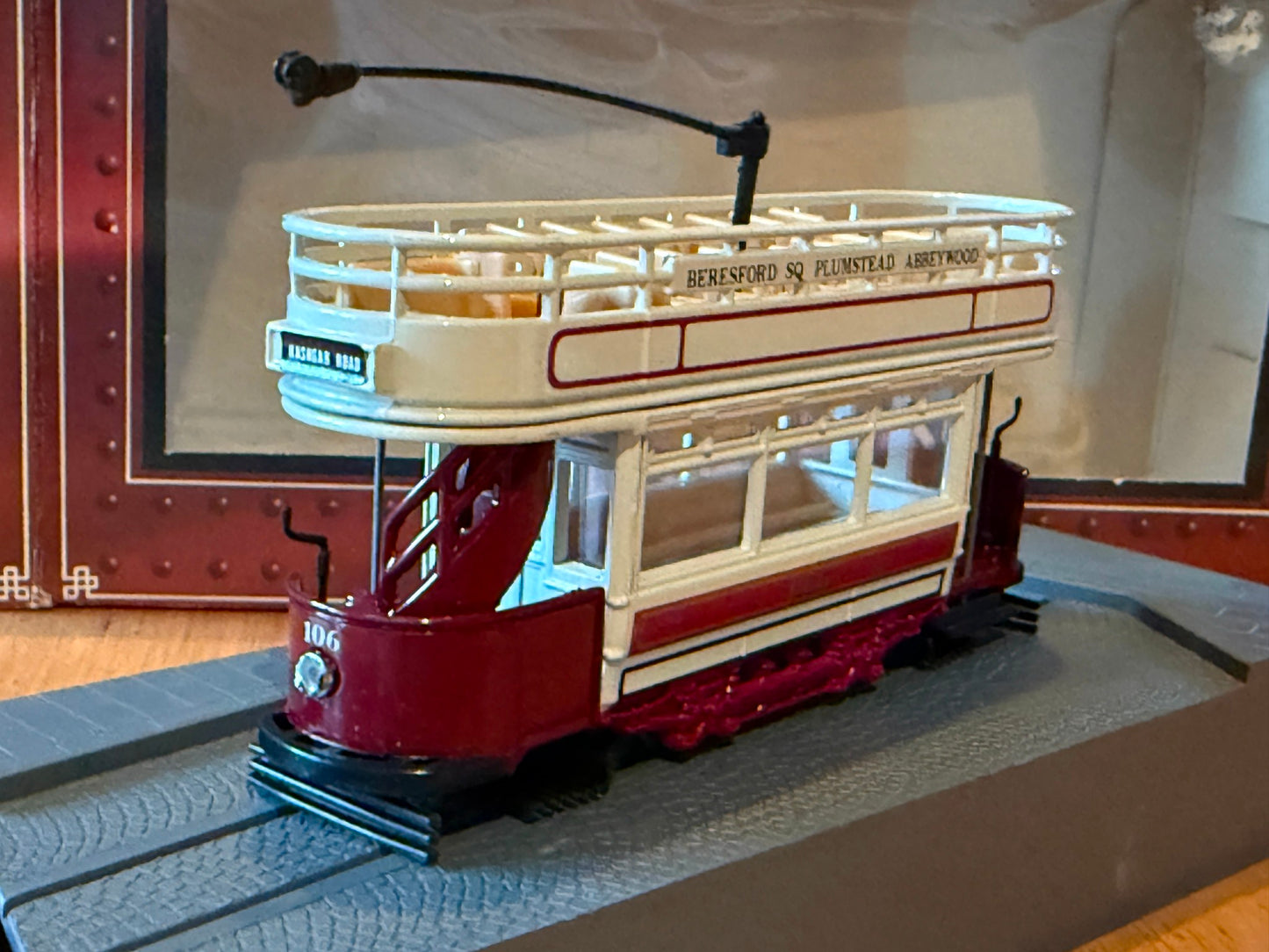 Corgi Tramlines OO Gauge 1:76 C991/1 London County Council Tram