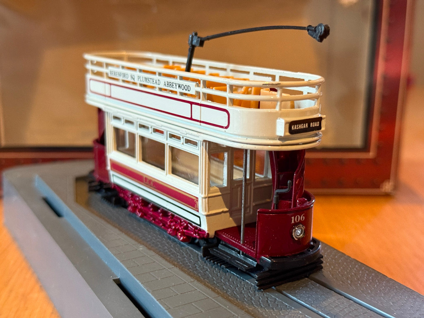 Corgi Tramlines OO Gauge 1:76 C991/1 London County Council Tram