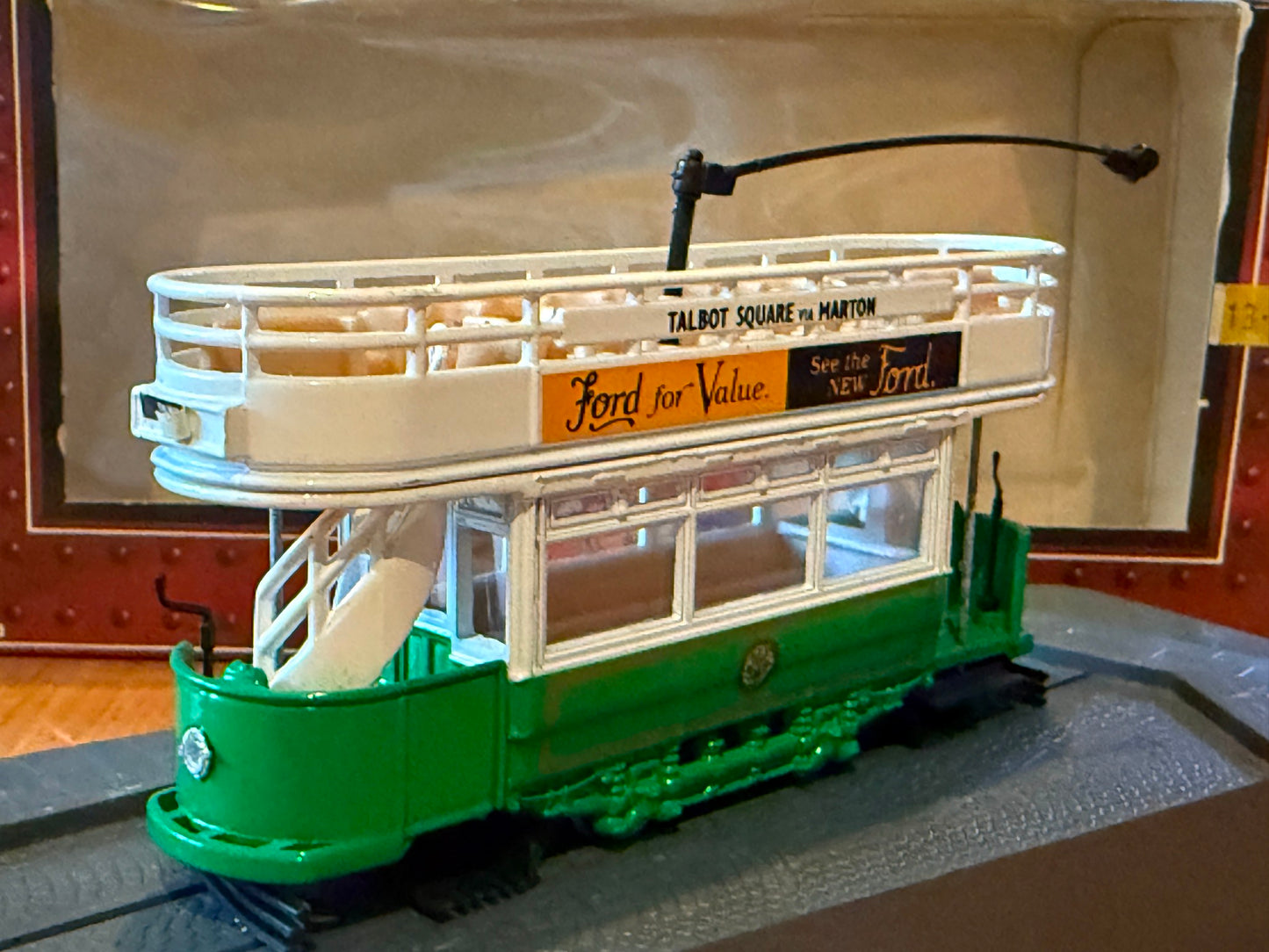 Corgi Tramlines OO Gauge 1:76 C991/2 - Blackpool Corporation Tram