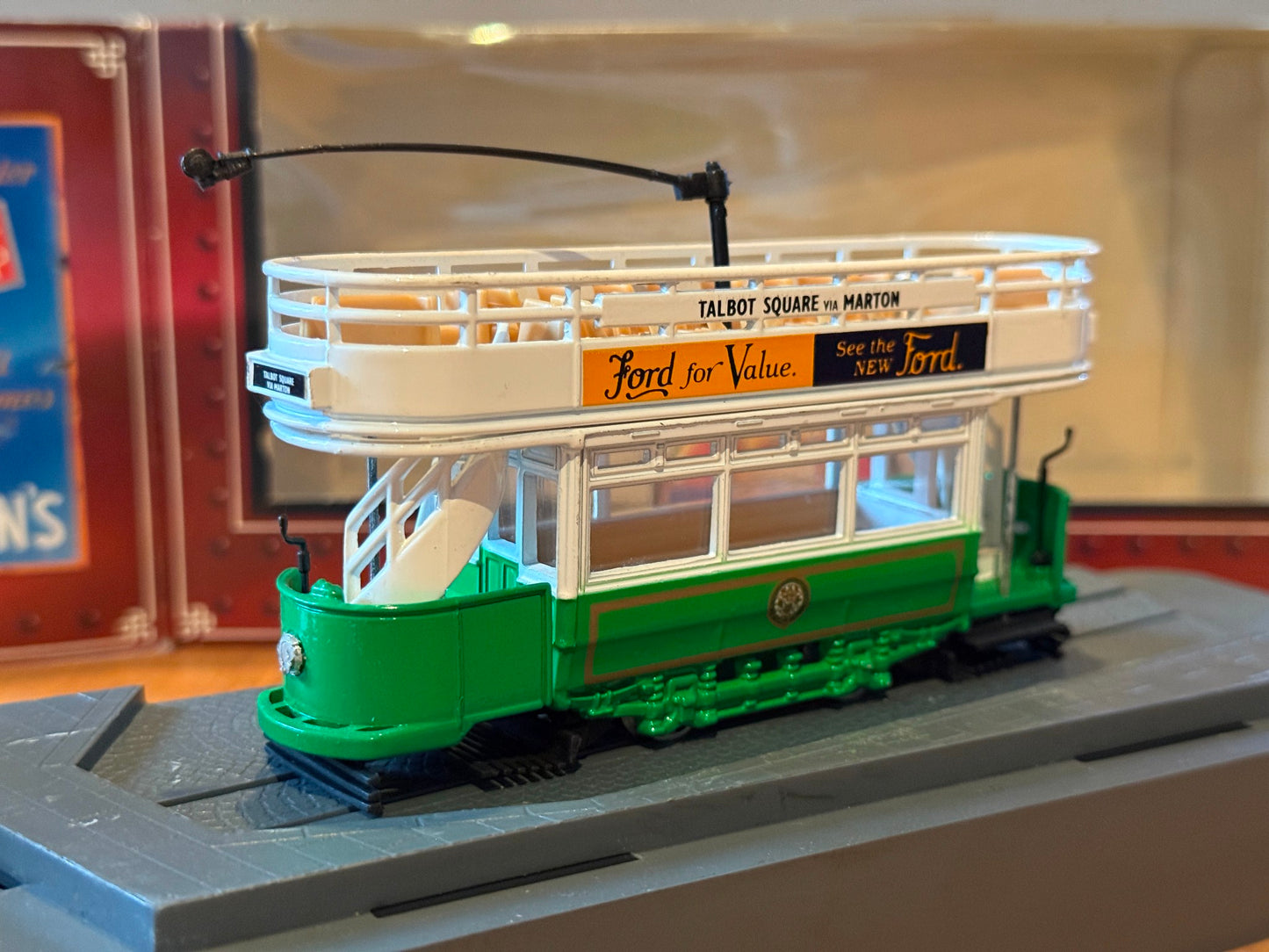 Corgi Tramlines OO Gauge 1:76 C991/2 - Blackpool Corporation Tram
