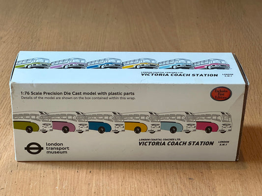 EFE 32207 - 1:76 Plaxton Panorama Elite Coach - London 203 (Victoria Coach Stn.)