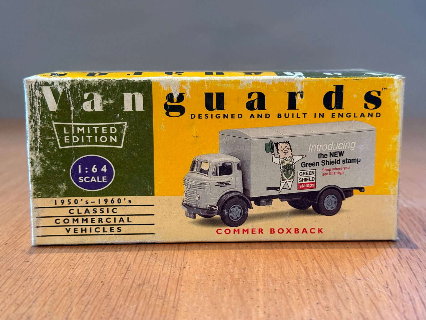 Corgi Vanguards 1:64 Commer BoxBack - Green Shield