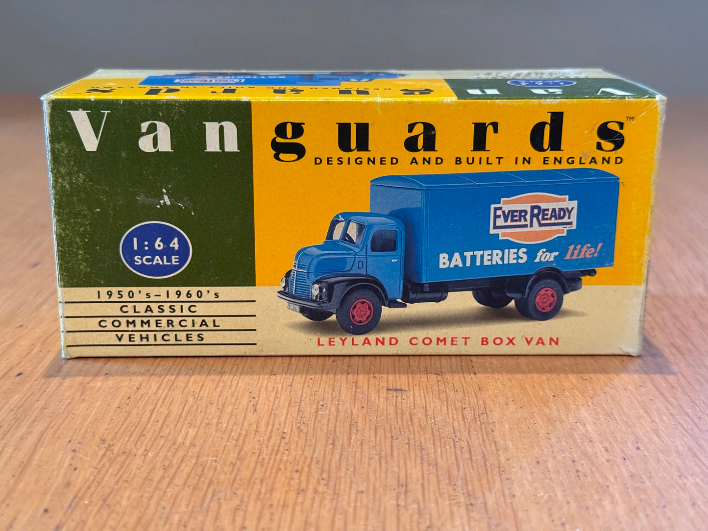 Corgi Vanguards 1:64 Leyland Comet Box Van - Ever Ready