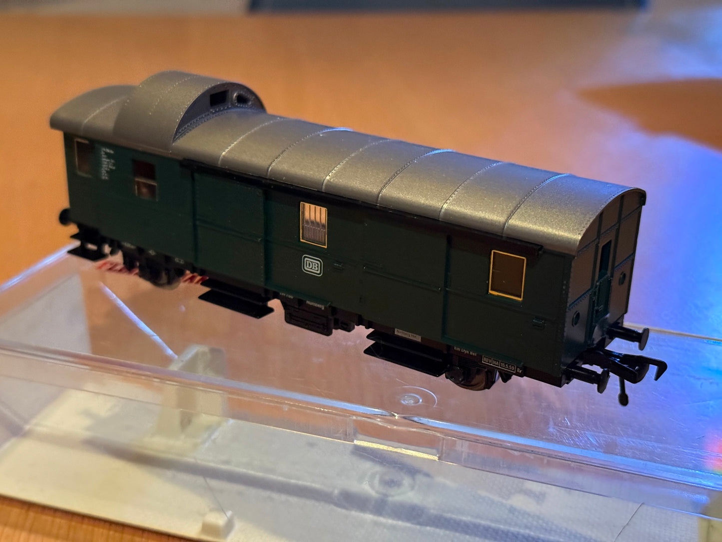 Fleischmann German DR 6 Wheel Baggage Coach In Green - HO Scale