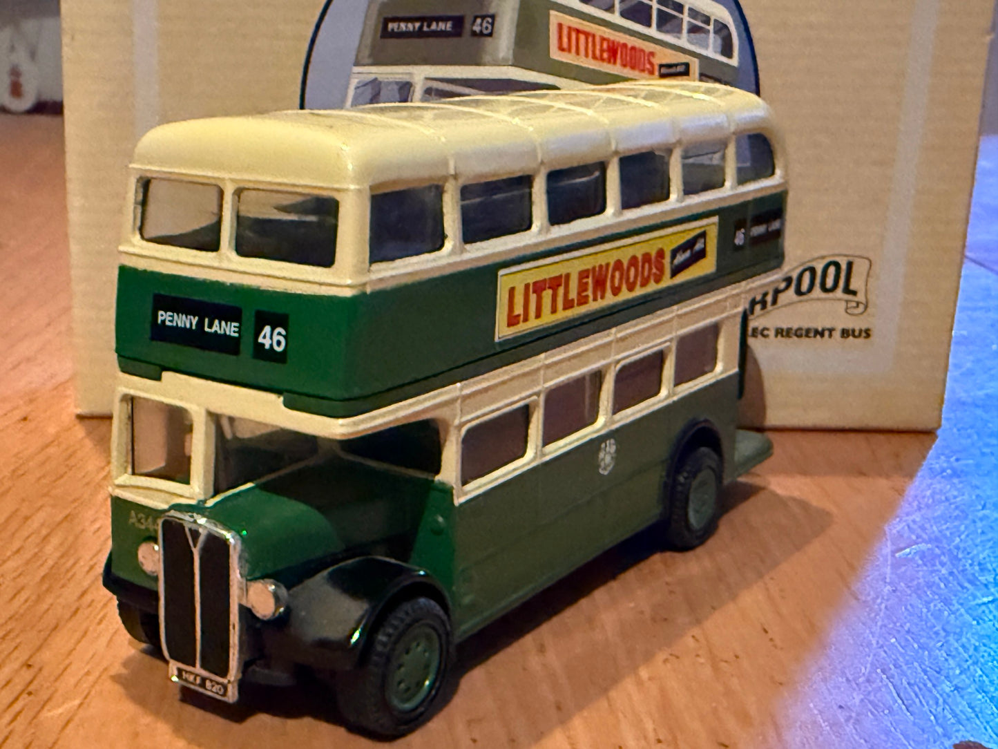 Corgi Classics 96983: 1:64 AEC Regent Bus - Penny Lane, Liverpool