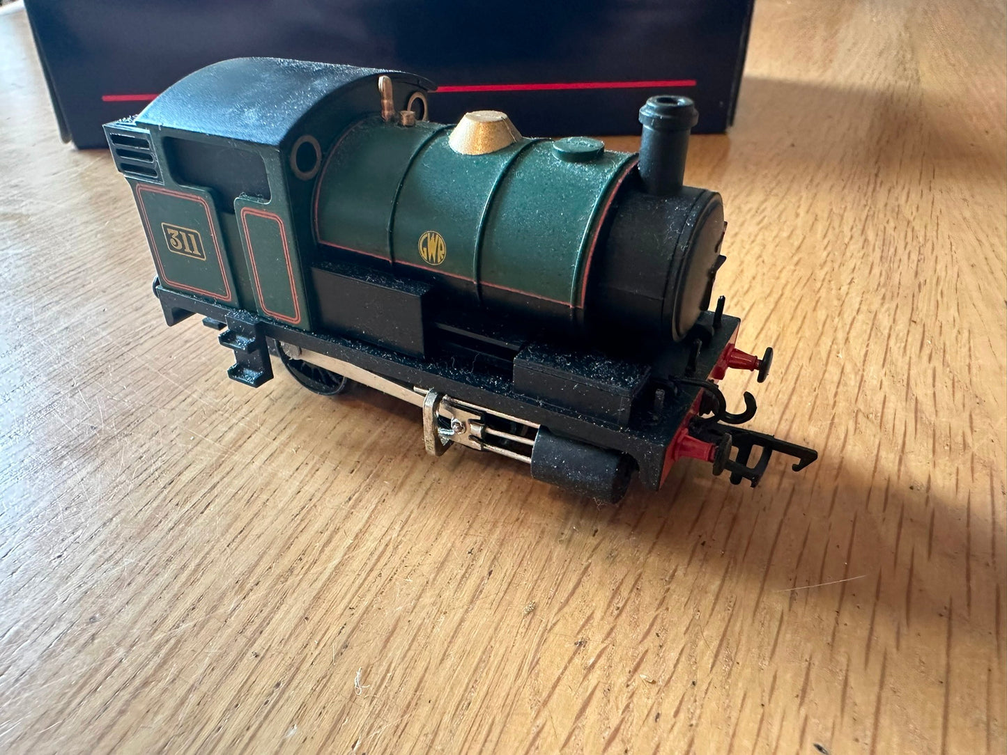 Bachmann Branchline 30-905 Junior 0-4-0T 311 GWR green livery. Pre Owned.