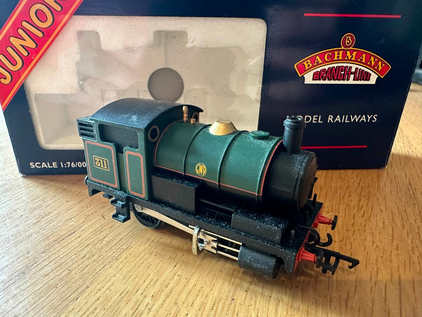 Bachmann Branchline 30-905 Junior 0-4-0T 311 GWR green livery. Pre Owned.