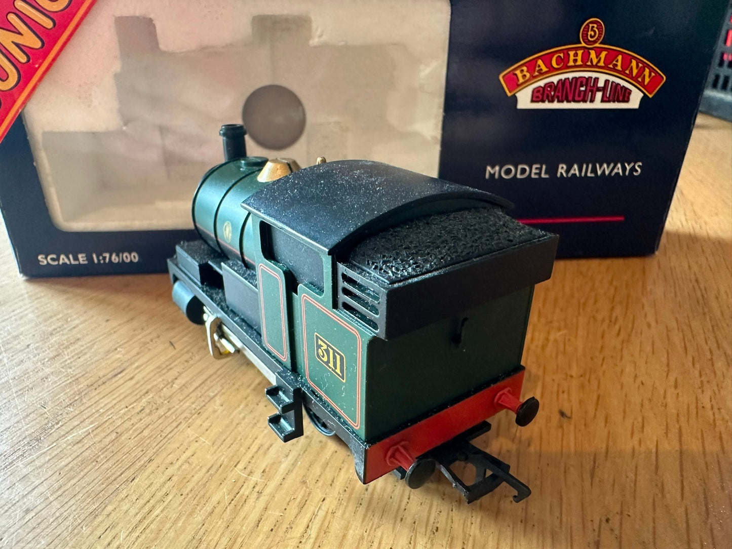 Bachmann Branchline 30-905 Junior 0-4-0T 311 GWR green livery. Pre Owned.