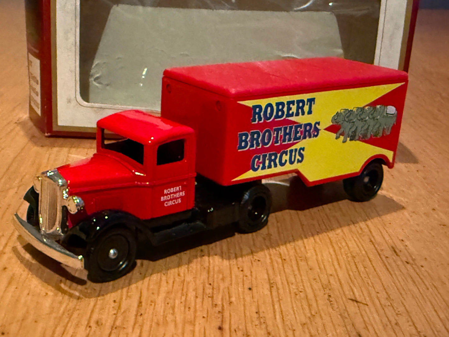 Days GoneCB24 - 1935 Ford 3 Ton Articulated Truck - Robert Brother's Circus