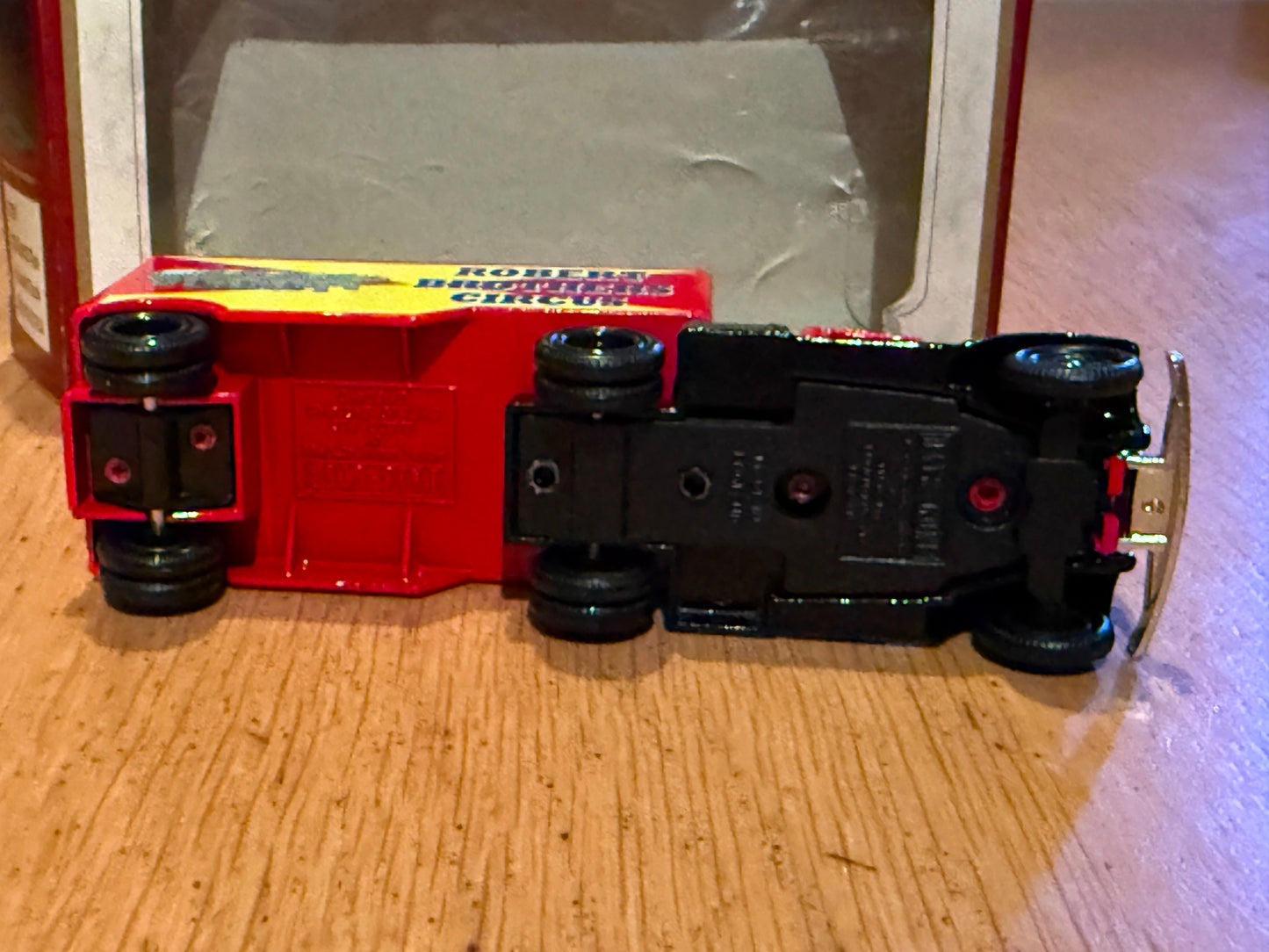 Days GoneCB24 - 1935 Ford 3 Ton Articulated Truck - Robert Brother's Circus