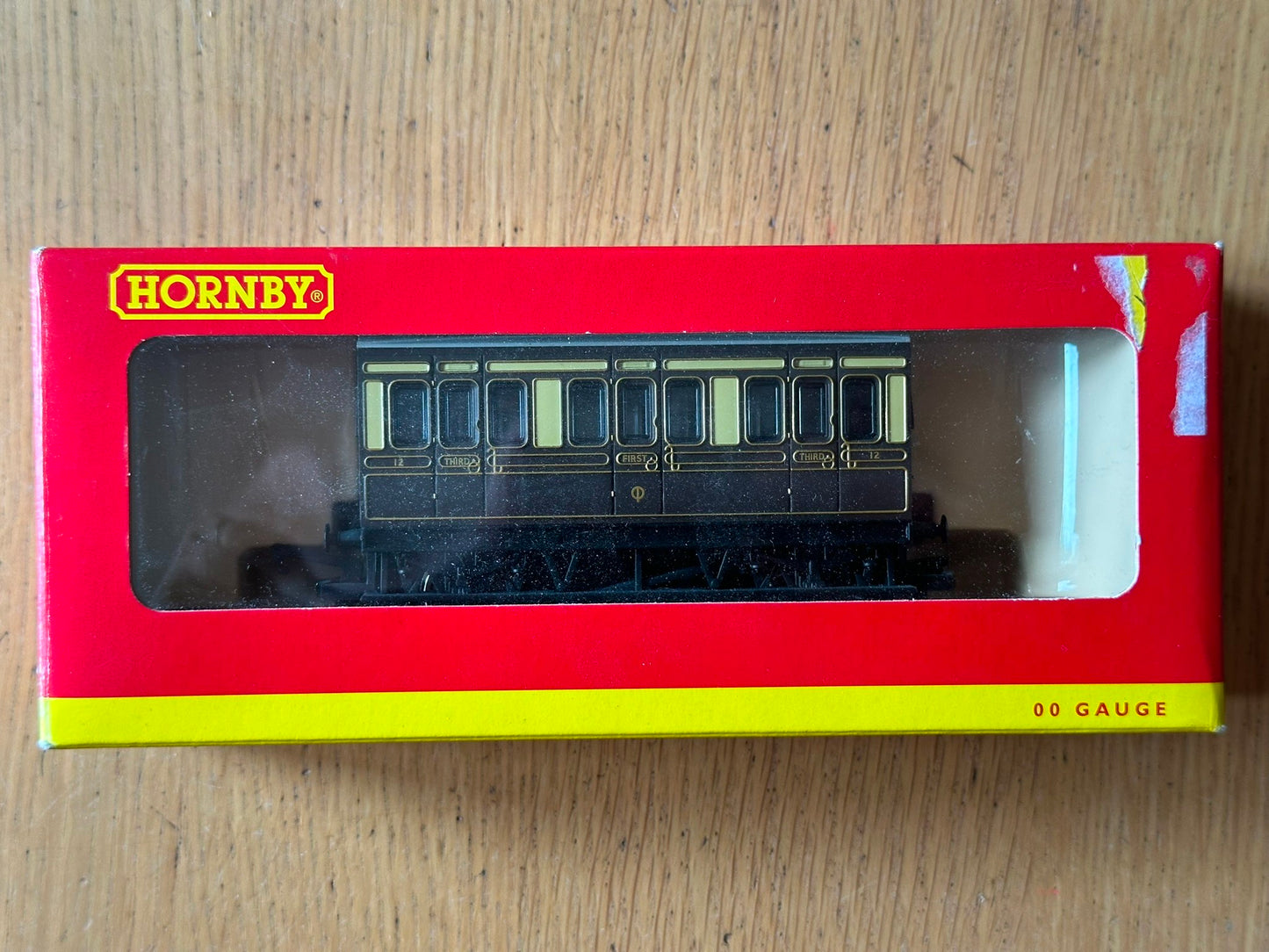 Hornby OO Gauge GWR 4-Wheel Coach. Pre Owned. Boxed. R213