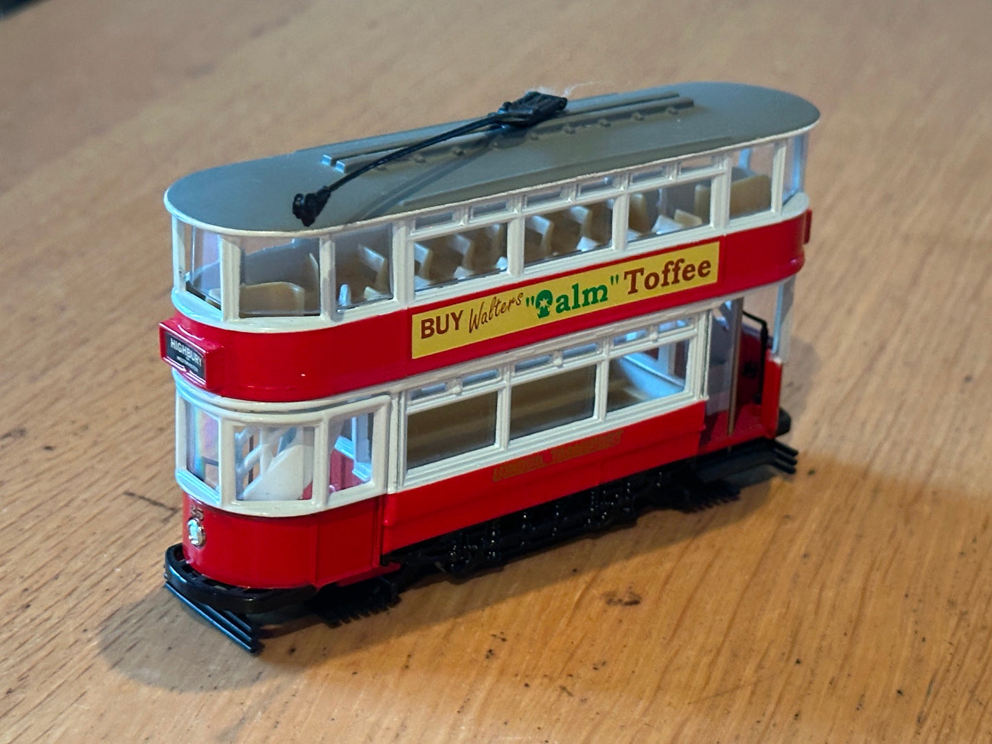 Corgi 36701 1:76 London Transport Fully Enclosed Tram ( Ltd Edition)