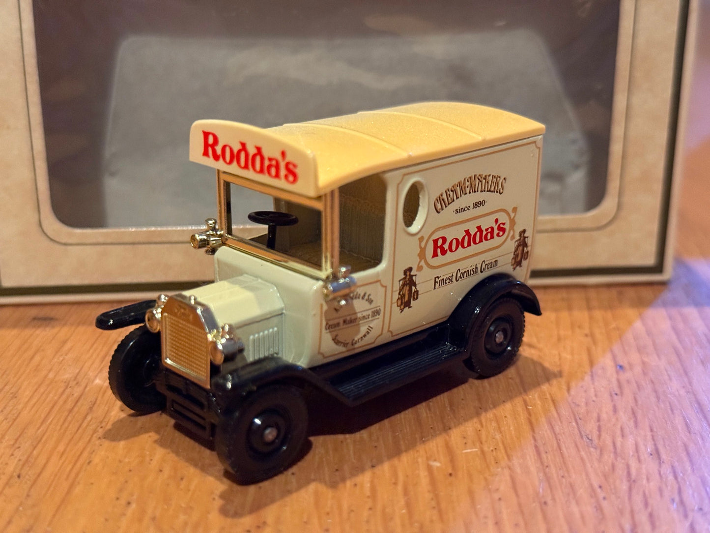 Lledo Days Gone LP06282 -Model T Ford Van, Rodda’s Finest Cornish Cream 100 Yrs
