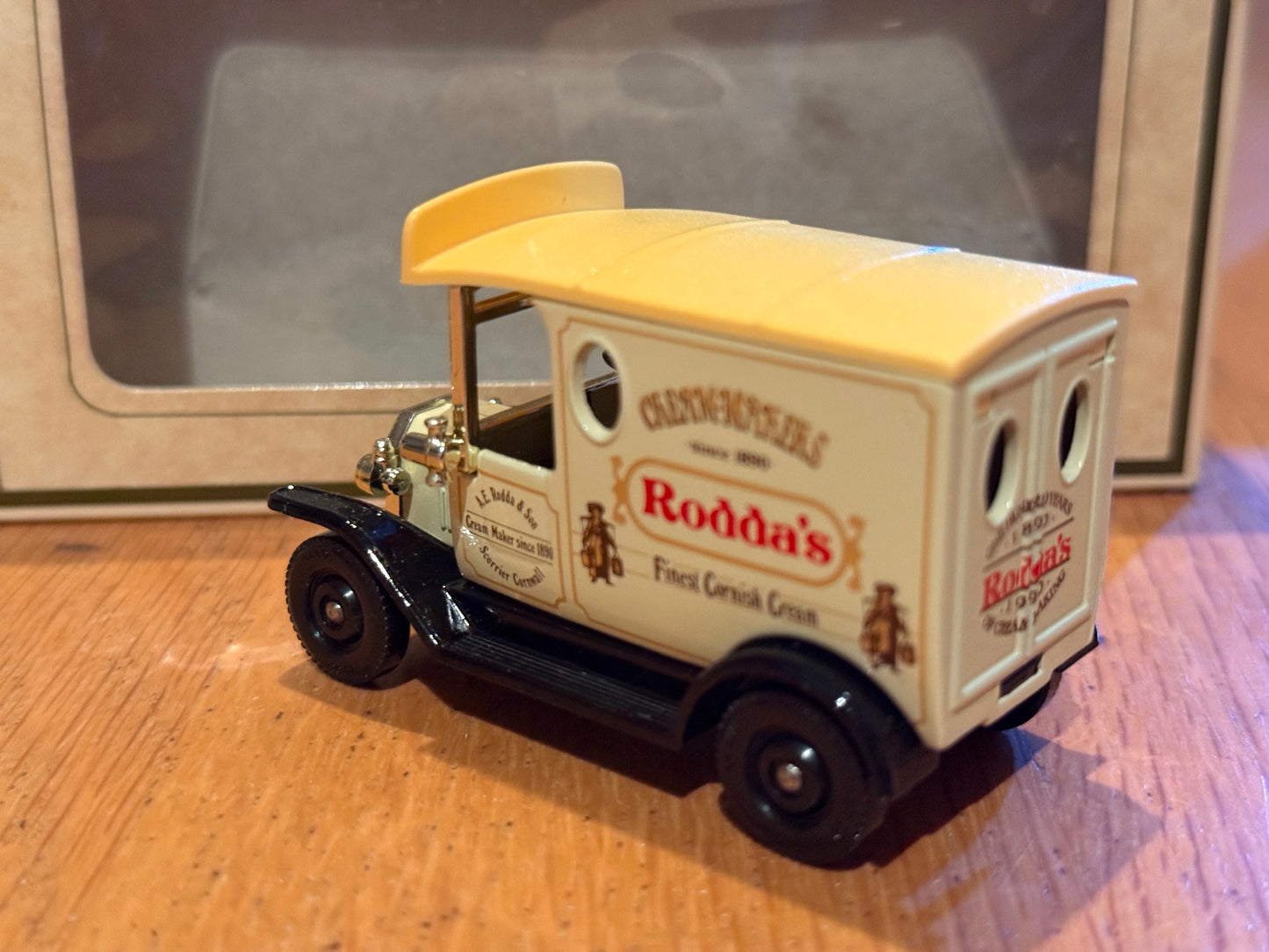 Lledo Days Gone LP06282 -Model T Ford Van, Rodda’s Finest Cornish Cream 100 Yrs
