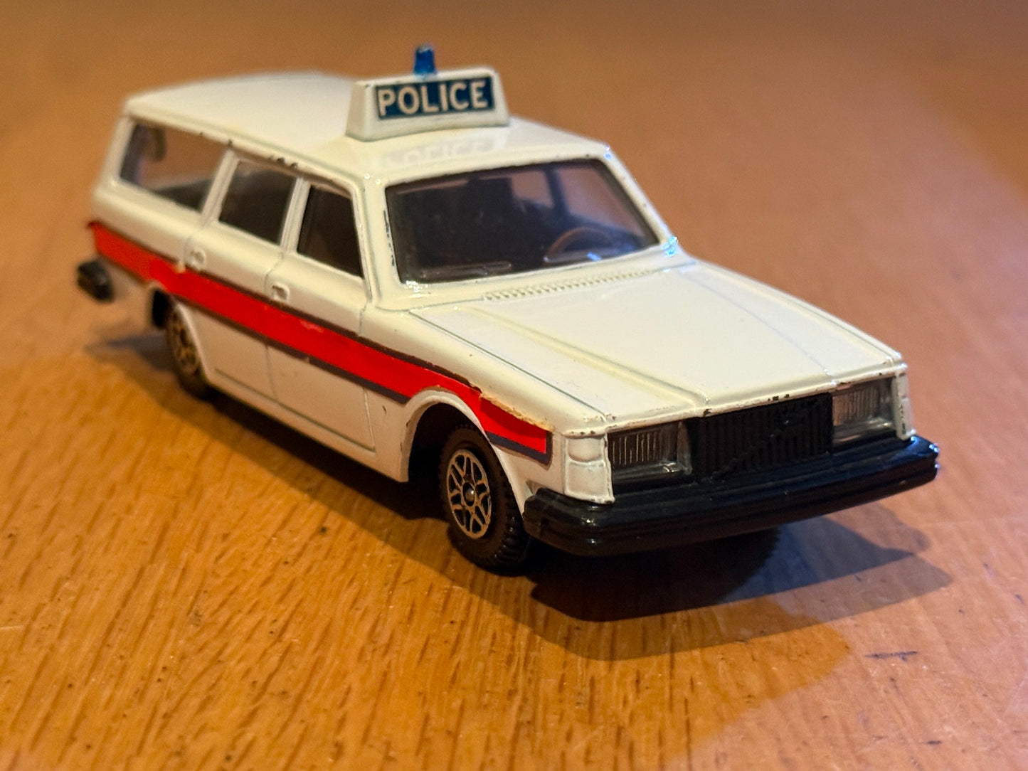 Dinky Toys 243 - Volvo Police Car