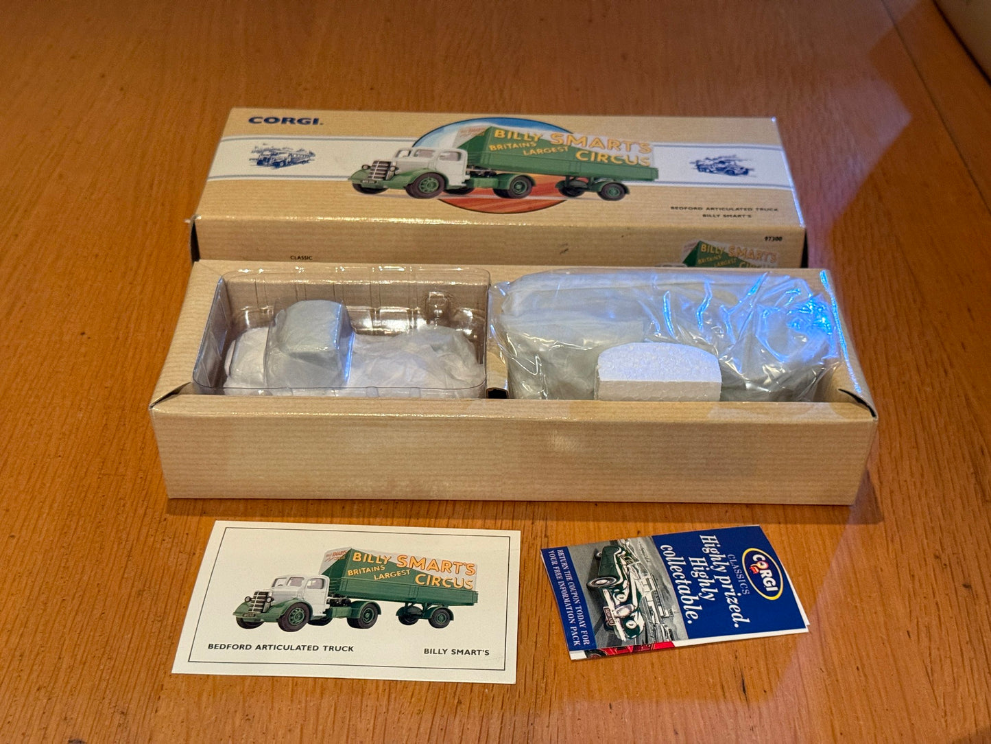Corgi Classics - 1:50 97300 Bedford Articulated Truck - Billy Smarts Circus