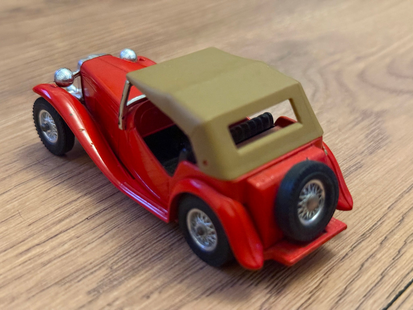 Original Matchbox Models of Yesteryear  - Y-8 1945 MG TC sports car