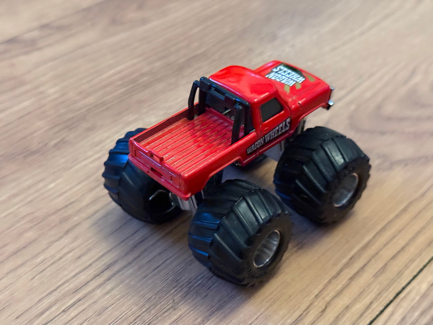 Matchbox Diecast Car - Ford F150 Wagon Wheels Monster Truck - 1985