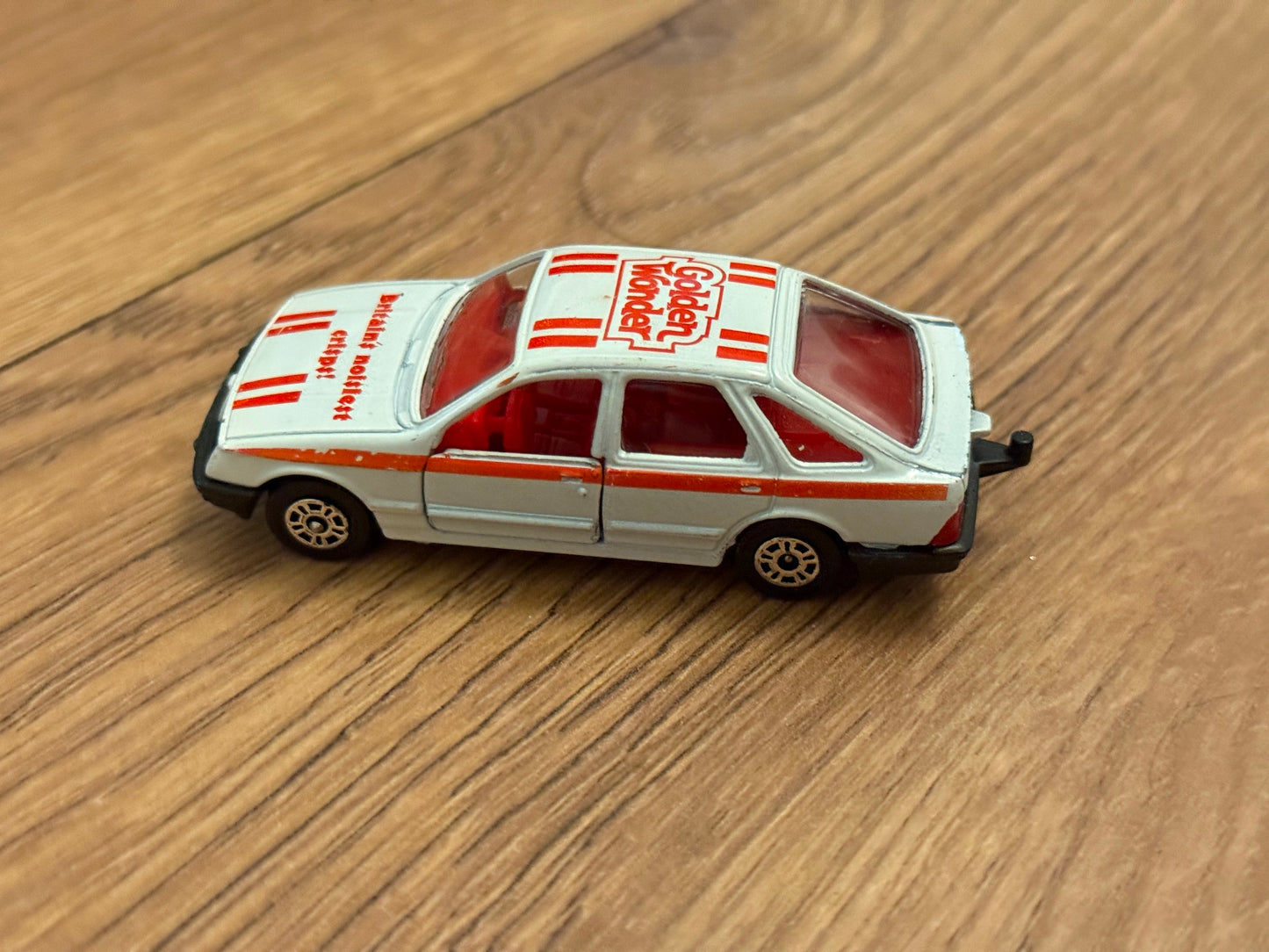 Corgi Juniors - Golden Wonder Ford Sierra 2.3 Ghia