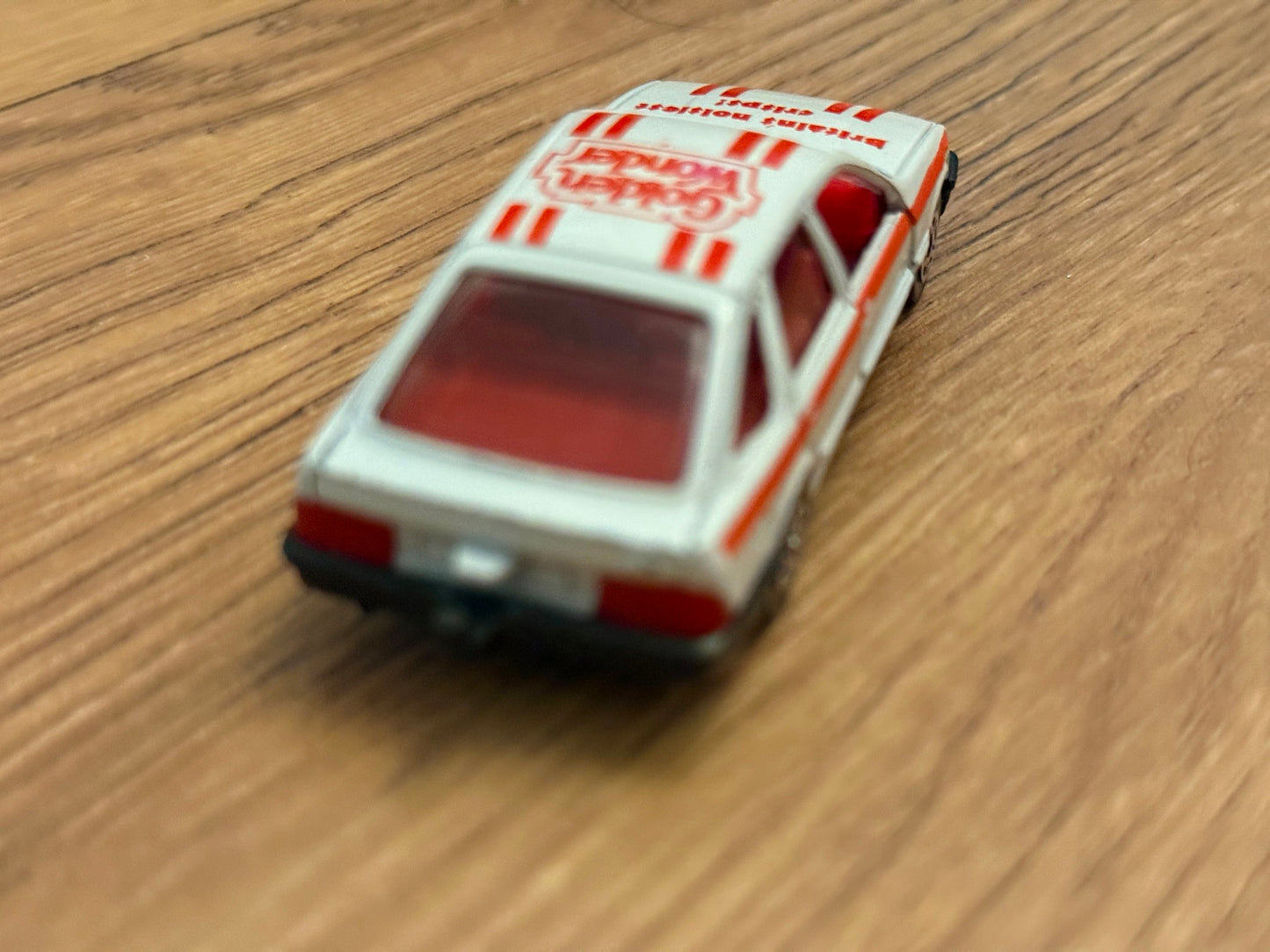 Corgi Juniors - Golden Wonder Ford Sierra 2.3 Ghia