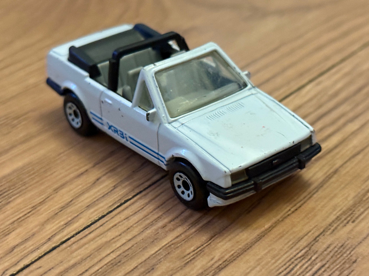 Matchbox Diecast Car - Ford Escort Cabriolet 1985