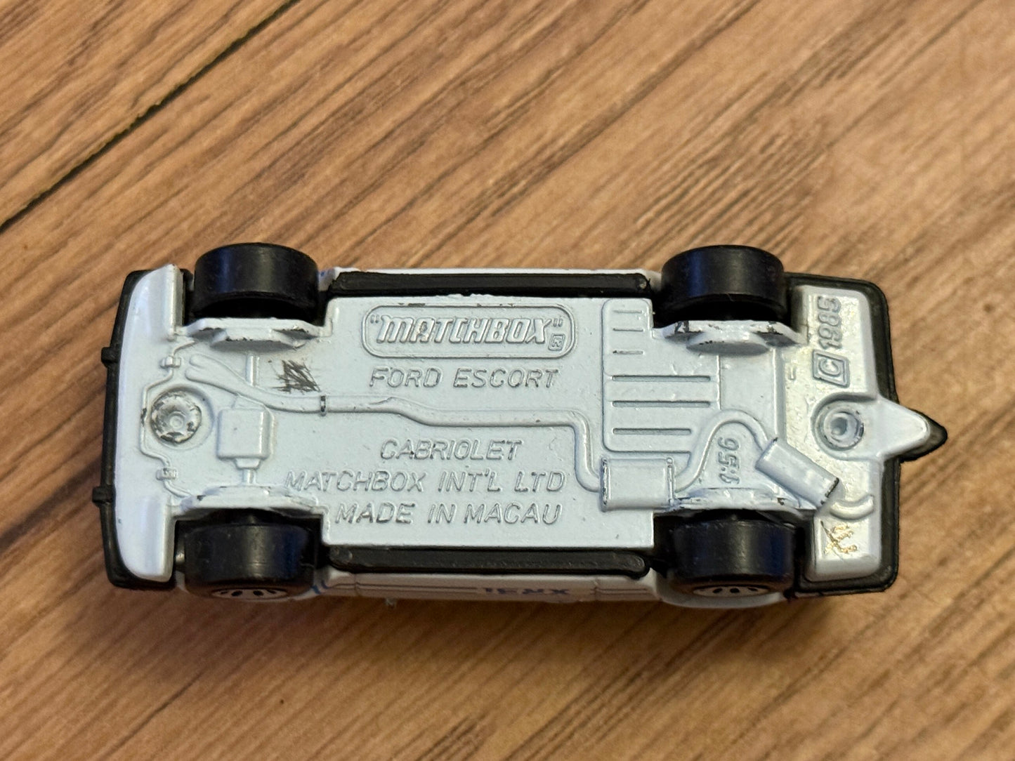 Matchbox Diecast Car - Ford Escort Cabriolet 1985