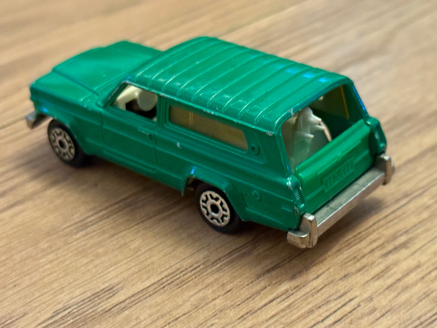 Matchbox Diecast Car - Superfast No. 73 Mercury Commuter
