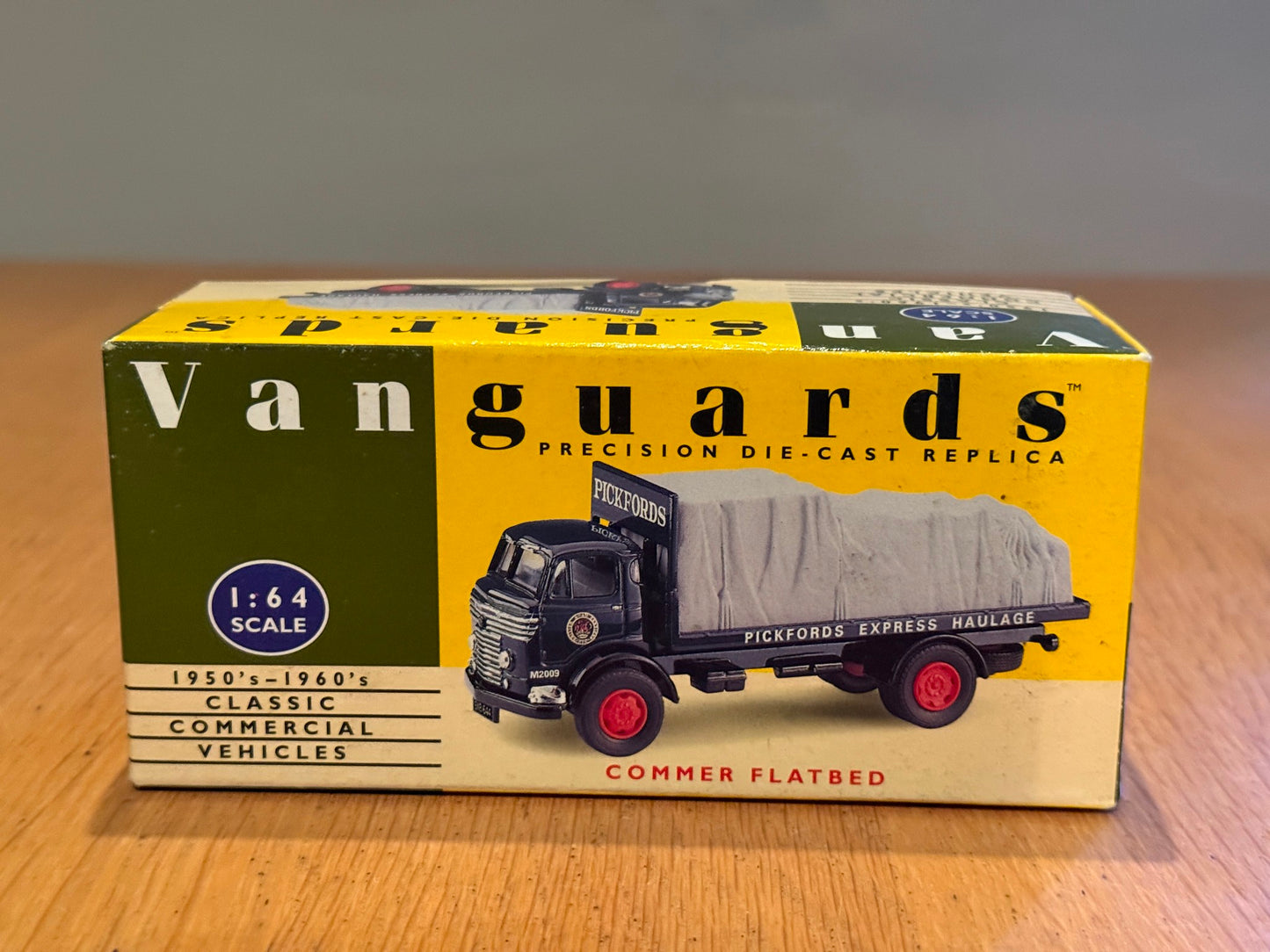 Corgi Vanguards 1:64 Commer Flatbed - Pickfords