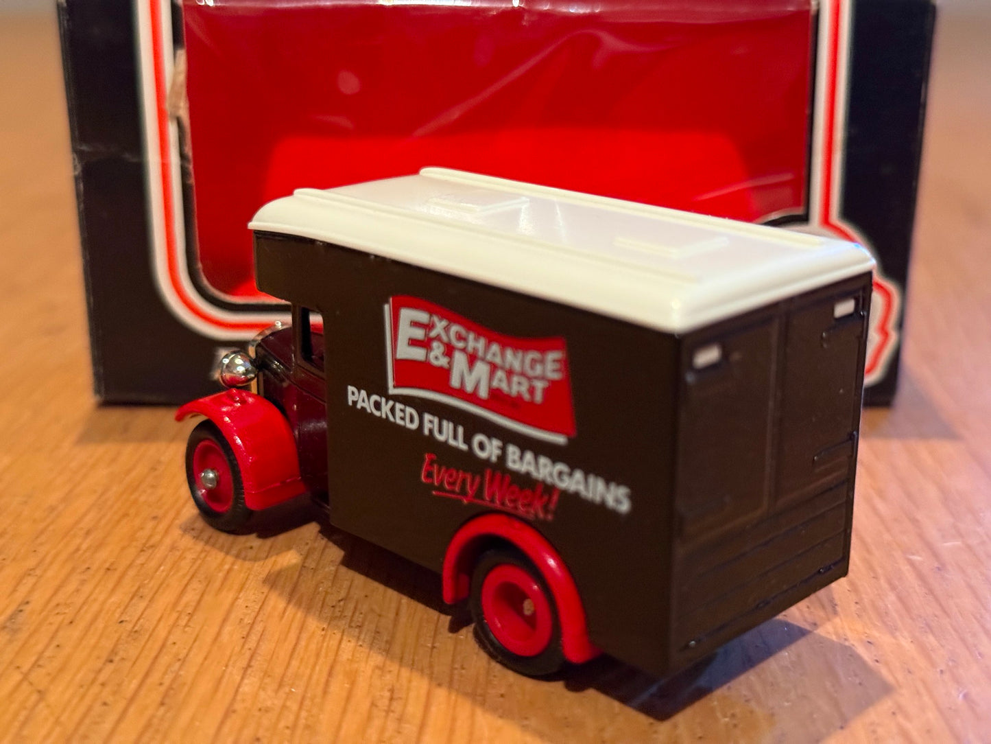 Lledo Days Gone LP16034, Dennis Parcels Van, Exchange & Mart