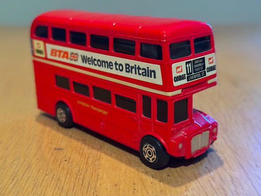 Corgi London Transport Routemaster BTA "Welcome to Britain" with sounds